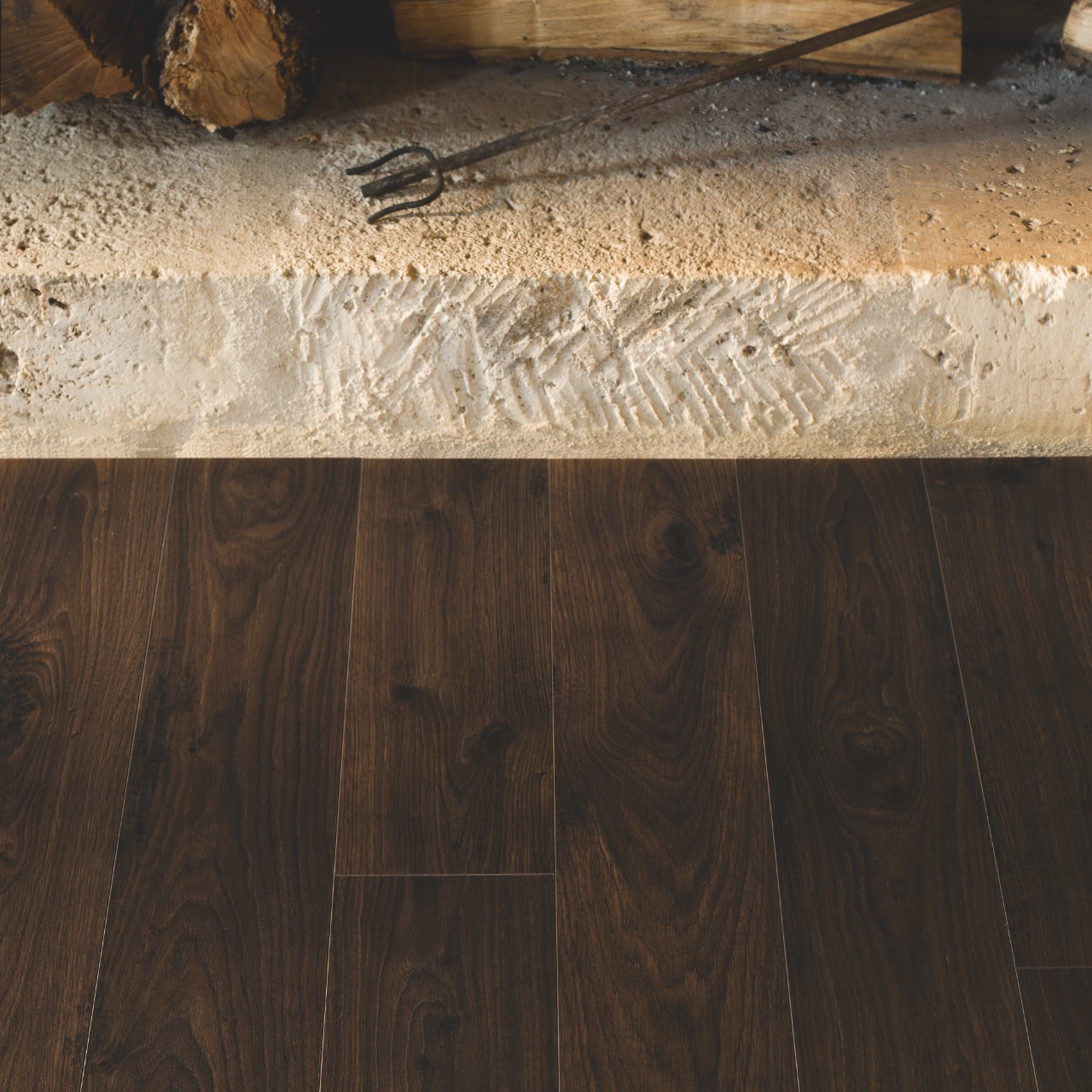 Ламинат Quick Step Perspective Hydro 9/32 (PER 1496) Дуб затемненный