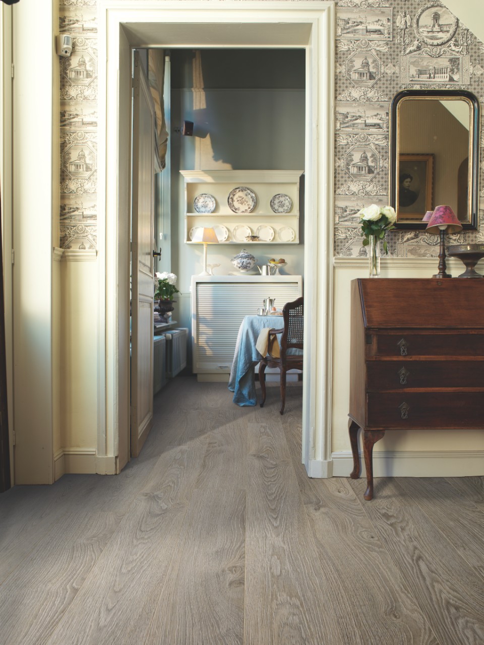 Ламинат Quick Step Perspective Hydro 9/32 (PER 1406) Дуб Старинный светлый