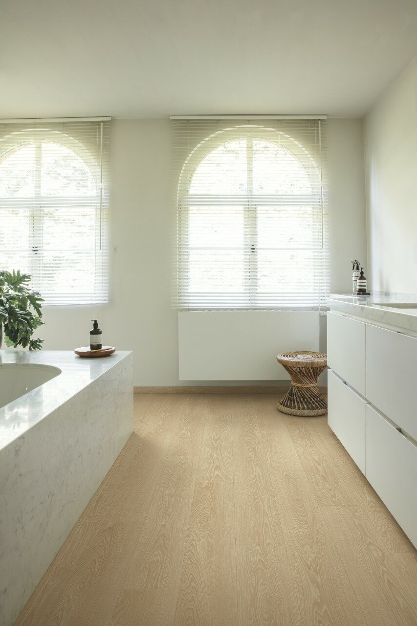 Ламинат Quick Step Classic Plus Hydro 8/32 (CLH 4089) Дуб натуральный