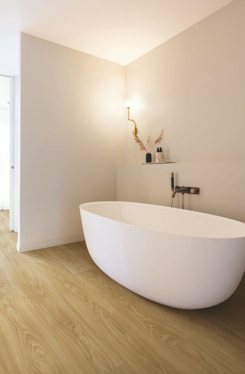 Ламинат Quick Step Classic Plus Hydro 8/32 (CLH 4095) Дуб Премиум темный